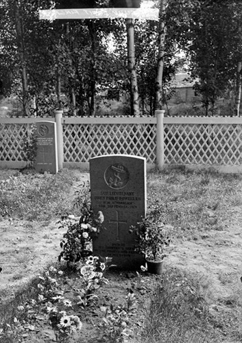 The headstone of Sub-Lieutenant Owen Philip Powell in Seivästö.