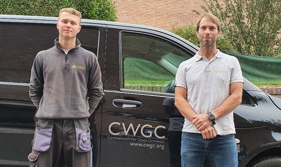 Meet the father and son gardeners of Paris – Our work continues